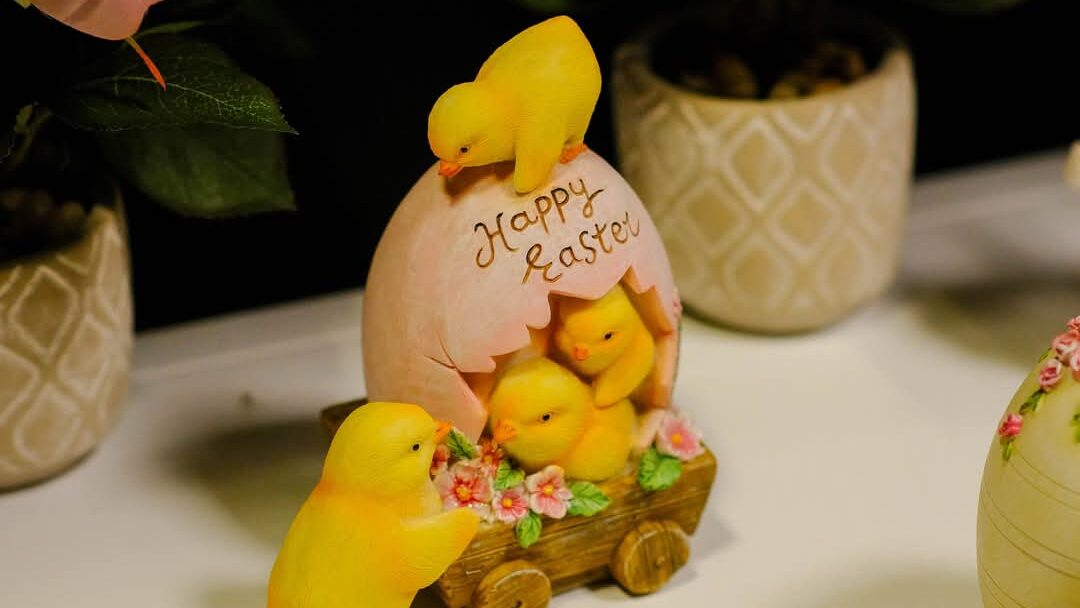 Figurina Chicks Happy Easter